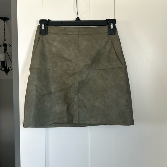 Shinestar skirt - Picture 1 of 3